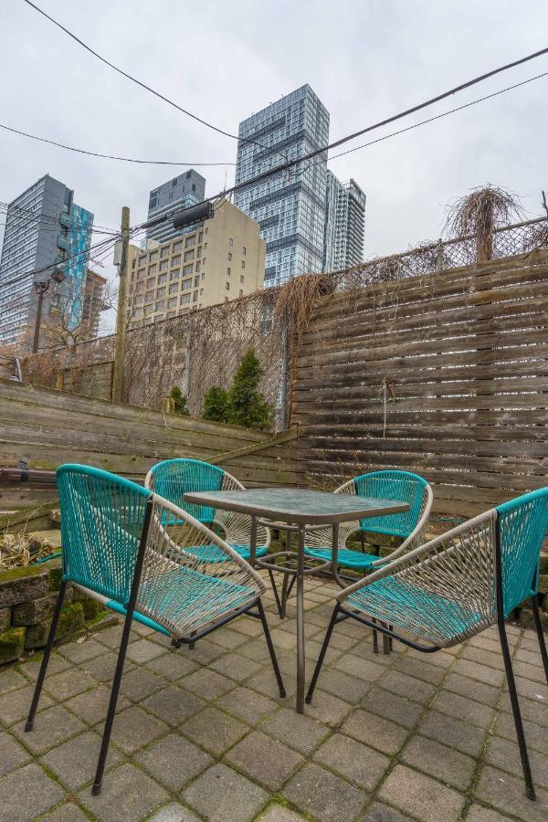 Park Inn Toronto Exterior photo
